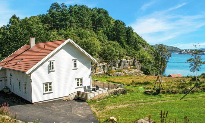 Farsund House | Lovely home in Farsund with Wi-Fi