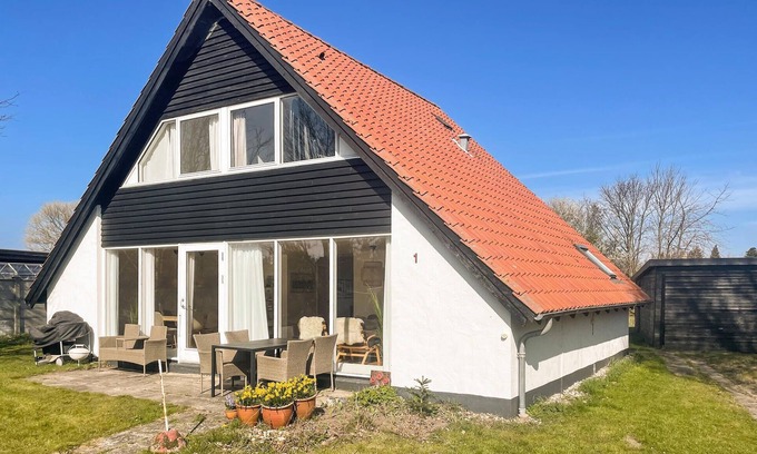 Gedser House | Lovely home in Gedser with WiFi