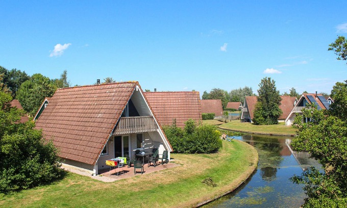 Gramsbergen House | Lovely home in Gramsbergen with WiFi