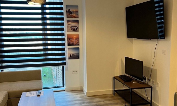 Luton Apartment | Lovely Luxury Apartment With Free Parking