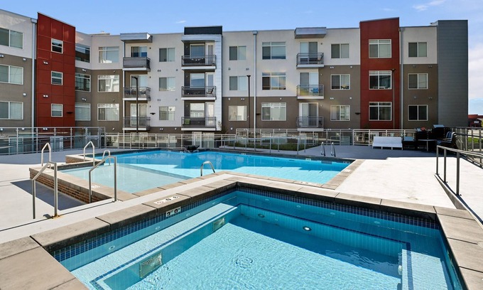Salt Lake City Apartment | Lovely Luxury End Unit w/ Gym, Hot tub, & Pool
