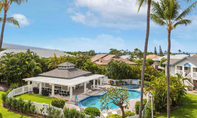 Kailua-Kona Condo | 🌴Lovely quiet location partial ocean views.This complex requires a 30 day minimum stay.🌴