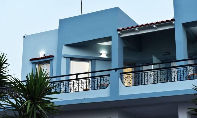 Plaka Apartment | Lovely SeaView Apartment in Chania