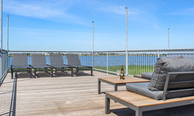 Municipality of Aalsmeer Boat Rental | Lovely ship in Aalsmeer with kitchen