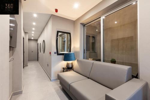 Gzira Apartment | Lovely vacation, Private entrance Home with WIFI by 360 Estates