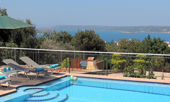 Apokoronas Villa | Lovely villa with 40m2 pool with Roman steps and panoramic sea views