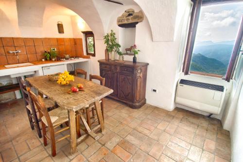 Bajardo House | Lovers' nest