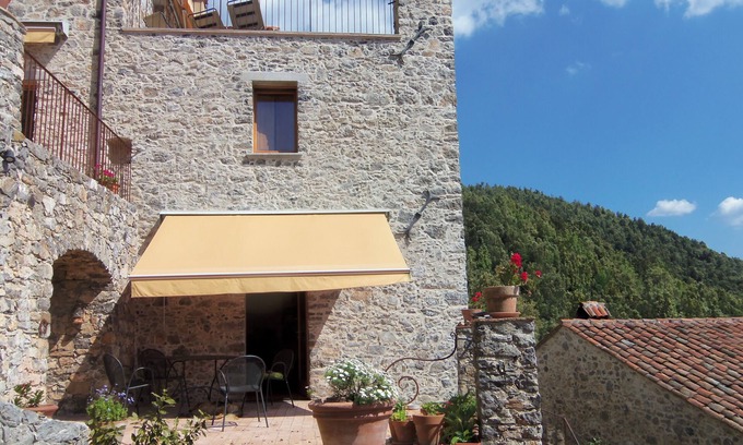 Tortorella Apartment | Lovingly restored apartment in stone ensemble with sea view