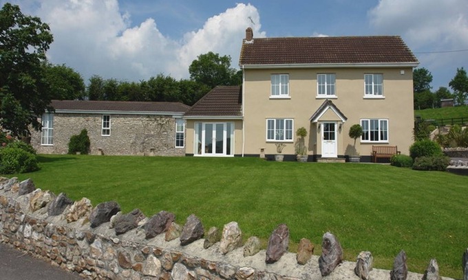 Colyton Cottage | LOWER WADDEN FARMHOUSE AND ANNEXE, pet friendly in Southleigh