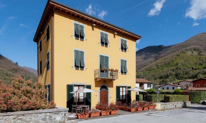 Diecimo Bed & Breakfast | Lucca Franco's Villa