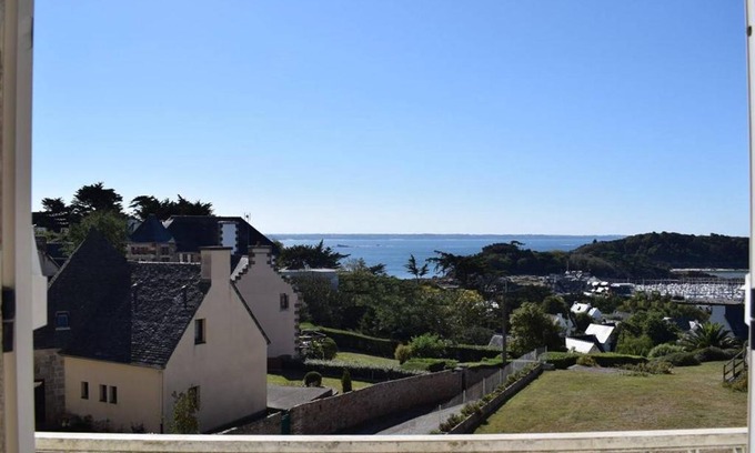 Trebeurden Apartment | Lumineux appartement 2 pers, centre Trébeurden, proche plage, chiens admis - FR-1-368-136