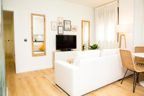 Valladolid Apartment | Luminoso Apartamento NUEZ - Zonas verdes, Wifi, Aparcamiento gratuito