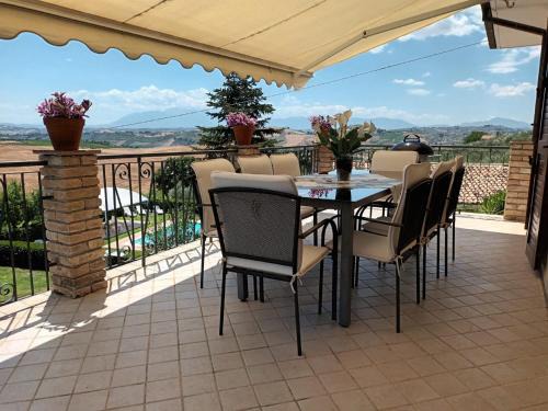 Citta Sant'Angelo Apartment | Luminous with pool and aircon