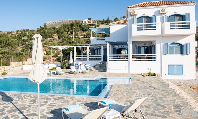 Apokoronas Villa | LUNA, beautiful, large villa with spacious outdoor areas and private pool.