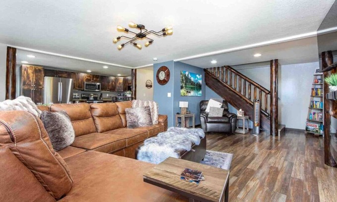 Estes Park Cabin | Lux 3BR home - Views/Wildlife/RMNP/Shop/Snowshoe