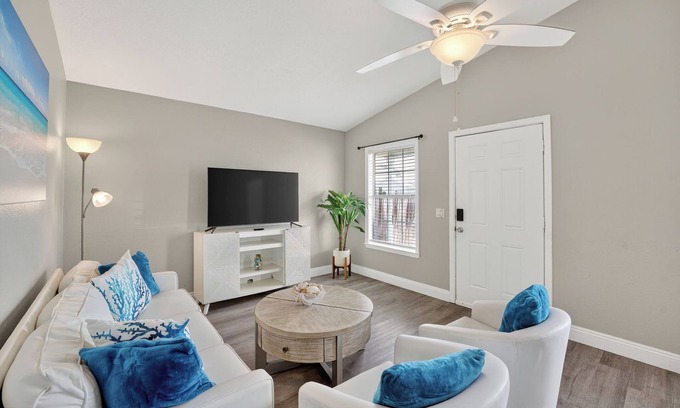 Biltmore Beach House | Lux Beach Access Min to Hospital Grill & Patio