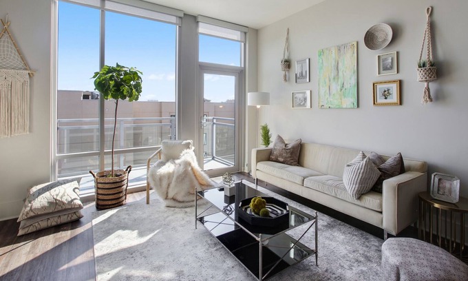 Peachtree Heights West Condo | Lux City Vibes