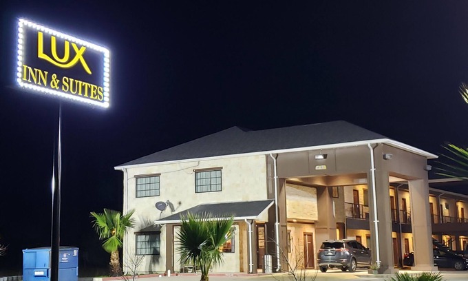 Three Rivers Hotel | Lux Inn and Suites