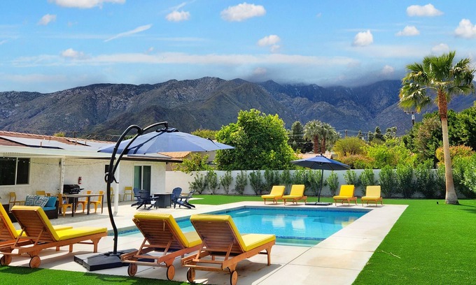 Racquet Club West Villa | Lux private oasis + Beautiful Mountain Views! Classy & Perfect Location! Near DT
