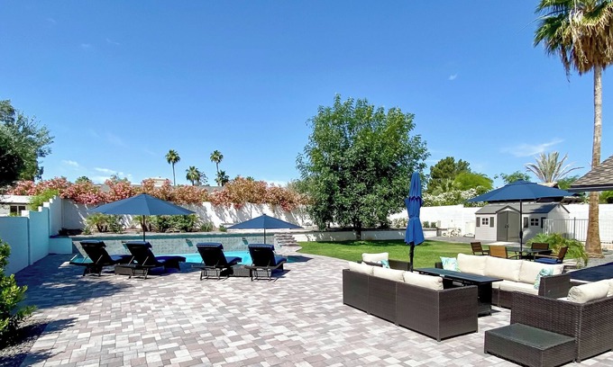 Buenavante House | Luxe Desert Home w/Heated Pool: 3 Mi to Kierland!