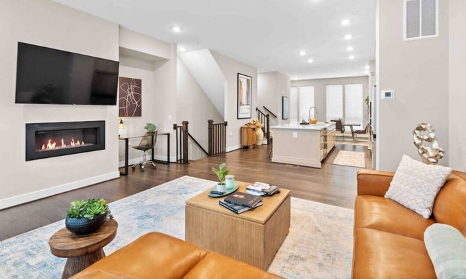 Reston House | LUXE New Construction | Prime Location | Rooftop