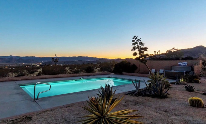 Joshua Tree Villa | Luxe Villa | Heated Pool | Spa | Mountain Views