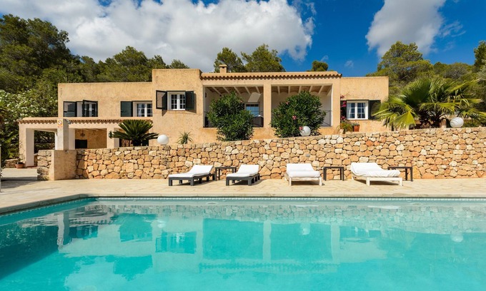 Sant Josep de sa Talaia Villa | Luxurious Villa “Casa Olivo” with Mountain View, Pool, Wi-Fi, Balcony & Air Conditioning