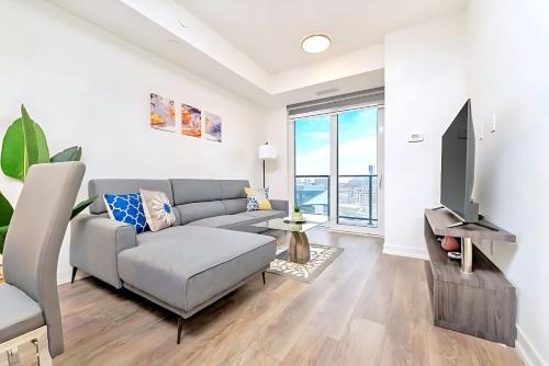 Kitchener Apartment | Luxurious 1BR Condo - Stunning City Views