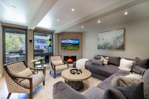 Aspen House | Luxurious 2 BR, 2 BA - Aspen Core