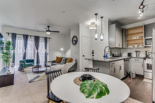 McNeil Apartment | Luxurious 2BR plus Resort Style Pool