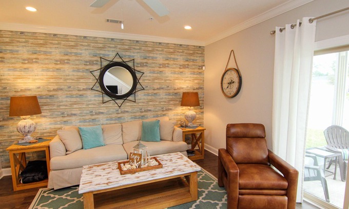 Epworth Acres House | Luxurious 3 BR townhome in prime locale!