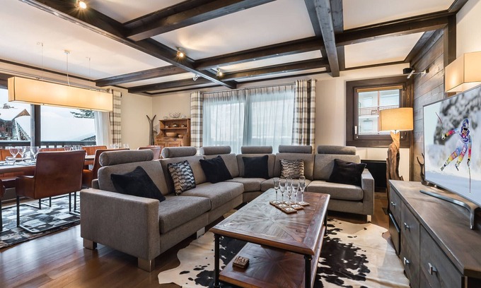 Courchevel Apartment | Luxurious 4-bedroom apartment with parking in central Courchevel 1650