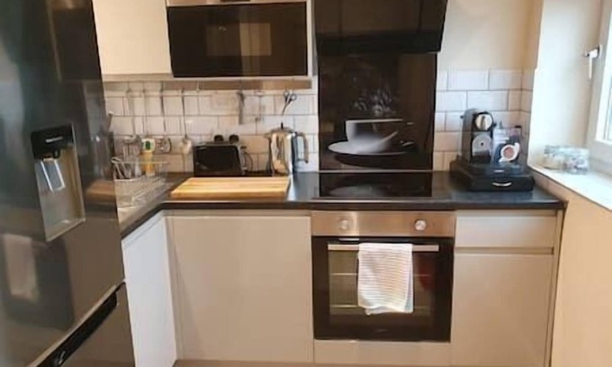Luton Apartment | Luxurious Luton town center flat with free parking