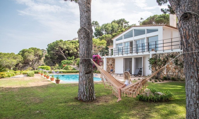 Sant Feliu de Guixols Villa | Luxurious Mediterranean villa in front of the sea overlooking the bay of Sant Pol.