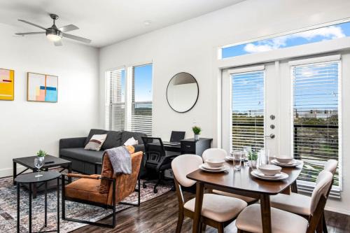 West Oak Hill Apartment | Luxurious New Unit 1Bd1Ba Pool, Golf Sim