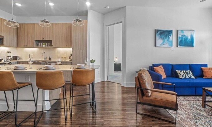 West Oak Hill Apartment | Luxurious New Unit|2Bd2Ba|Pool, Golf Sim