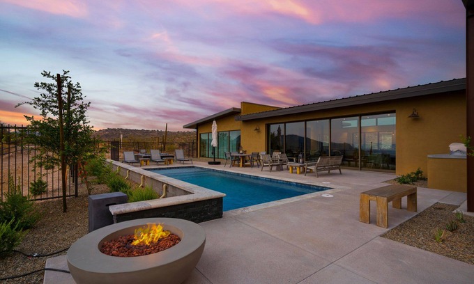 Fort McDowell House | Luxurious Oasis Facing the Desert National Forest