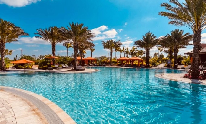 Braden River Condo | Luxurious Retreat at Esplanade of Lakewood Ranch!