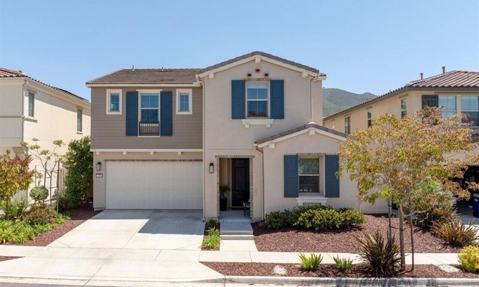 San Marcos House | Luxurious Retreat – Minutes to Beaches, Legoland, Views & All San Diego Offers!