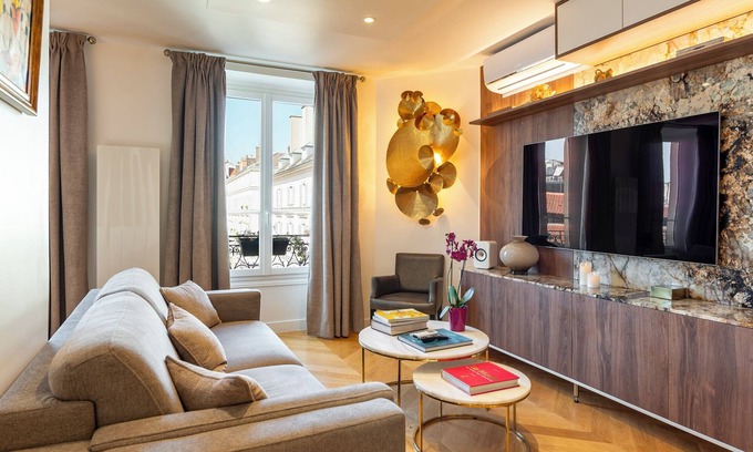 6th Arrondissement Apartment | LUXURIOUS Saint Germain des Prés - Ambre