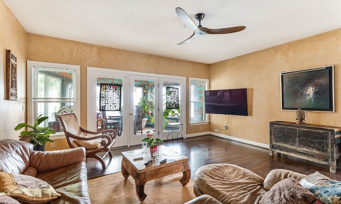 Folly Beach Condo | Luxuriously appointed home, ideally located 30 yds from the ocean
