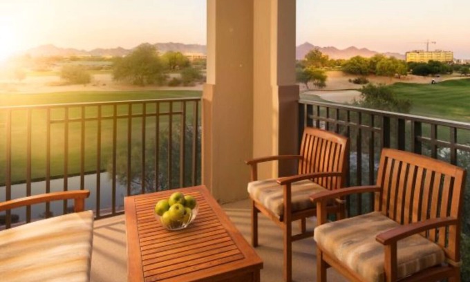 Kierland Resort | Luxury 1-bedroom resort, full kitchen, dining, living room, patio in Scottsdale