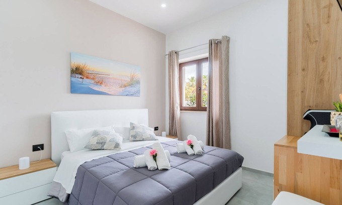 Tuglie Apartment | 'Luxury 12 - Room Anna' with Shared Terrace, Wi-Fi and Air Conditioning