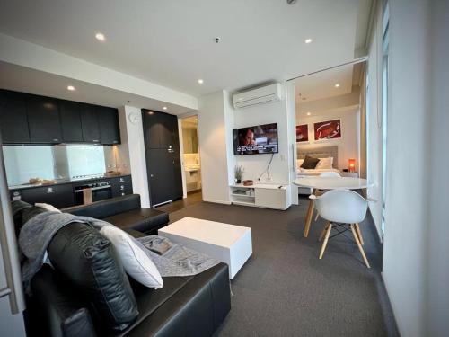 Walkerville Apartment | Luxury 2 Bedroom Suite near Adelaide with a car park