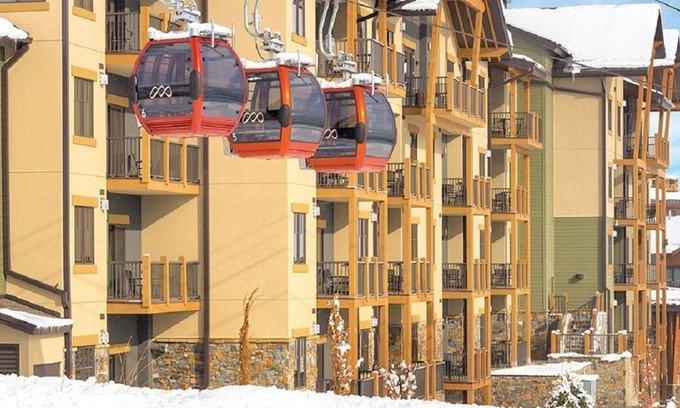 Park City Resort | Luxury 2 BR 2 bath-Ski right outside doorway *Available Feb 17- Feb 20, 2023 ๐
