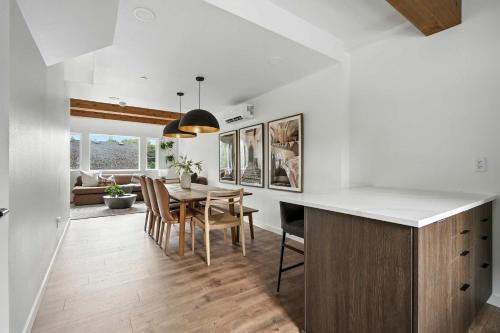 Kerns House | Luxury 2BR at The Adelynn