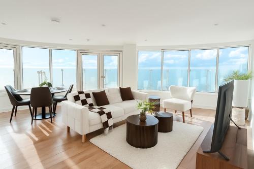 Harrow Apartment | Luxury 2BR Penthouse in Harrow with Balcony, Private Gym, Games Room & Guests Lounge