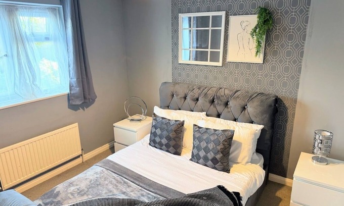 Ashford House | Luxury 3 Bed House Near Ashford International