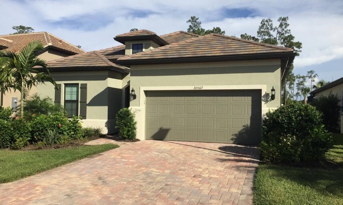 Estero House | Luxury 3-Bedroom, 2,000 sq ft home with Resort Amenities, minutes to golf