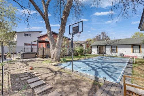 Govalle House | Luxury 3 House Compound with Jacuzzi and Pickleball